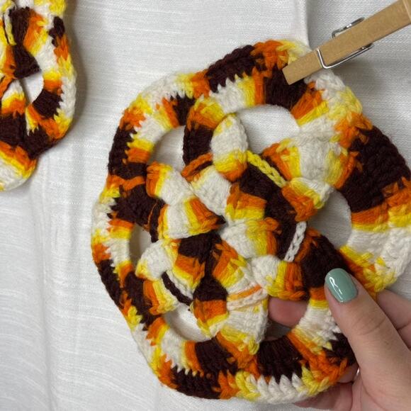 Vintage Retro MCM Croched Trivets (2pc) - Picture 3 of 3